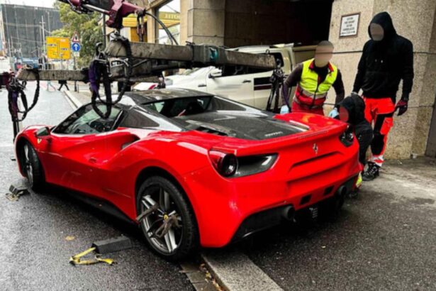 politistii germani au confiscat un ferrari de 200 000 de euro de la un clan de romani conationalii vroiau sa il vanda in ciuda interdictiei 68df812660281