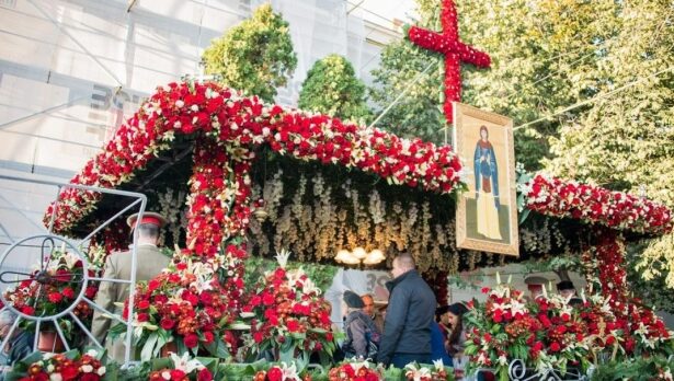 sarbatoare mare azi cu cruce rosie in calendar este praznuita sfanta cuvioasa parascheva 68ef6682e5e17