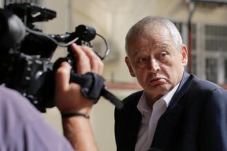 sorin oprescu prins de politie la salonic fostul primar al capitalei extradat in romania 68e13bab479c5