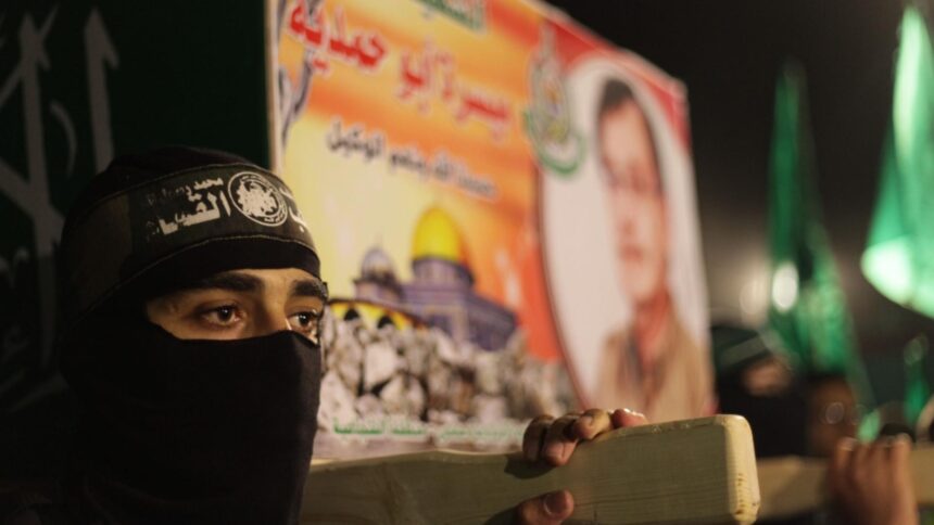 trump le da ragaz pana duminica celor de la hamas ca sa accepte planul lui de pace pentru gaza va izbucni un iad cum nu a mai vazut nimeni pana acum 68dfec92ec977