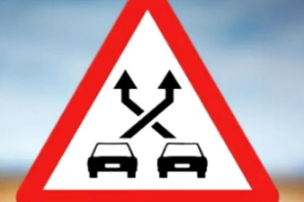 un nou indicator rutier le da batai de cap soferilor din spania ce reprezinta de fapt si ce trebuie sa stie conducatorii auto care intalnesc acest semn 68e8aa86f350f