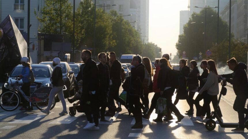 variantele pentru cresterea salariului minim pe economie cine sunt angajatii care pierd din cauza facilitatii fiscale 68ee65e77bf47