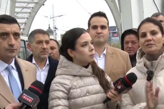 anca alexandrescu in strada alaturi de bucuresteni candidata independenta reclama haosul din piete si proliferarea salilor de jocuri in capitala 691ec0069945e