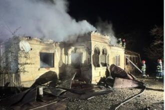 batran salvat dintr un incendiu care i a distrus casa 69245a180522f