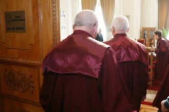 ccr il blocheaza din nou pe bolojan legea care creste taxele si impozitele locale oprita de curtea constitutionala 6921752988d22