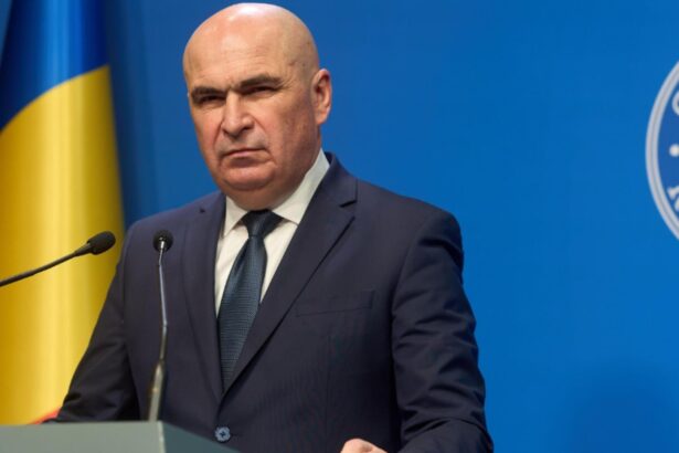 cum se agata ilie bolojan cu dintii de functia de premier raspunsul dat de premier cand a fost intrebat daca isi da demisia 69209626981cd