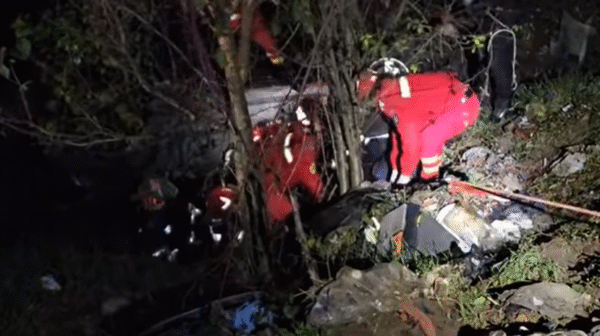 detalii despre accidentul rutier petrecut aseara in slatina cazul masinii cazute in canalul adand de 10 metri foto 691747f63a280