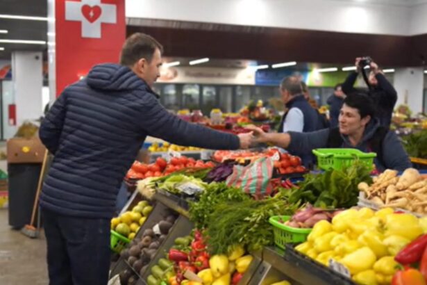 drula singur la piata cum o copiaza pe anca alexandrescu video 690d9487b1c29