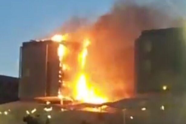 incendiu de proportii la un spital din cartagena pacientii si medicii au fost evacuati foto video 6926db3a51bcb