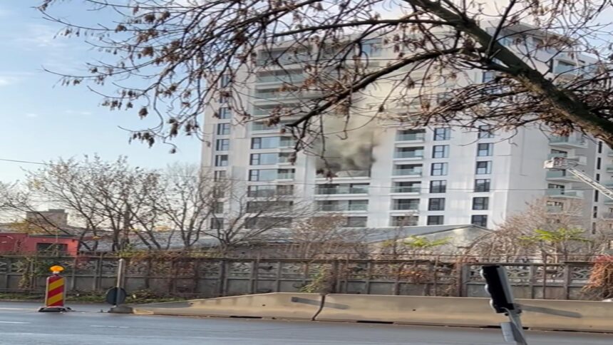 incendiu puternic intr un bloc de 11 etaje din capitala interventie majora a pompierilor video 692165a38d8b0