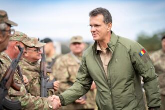 mandatul lui ionut mosteanu plin de gafe si declaratii controversate cum voia sa conduca apararea fara sa fi facut armata minciunile rezistului ce a ascuns ca sa fie in guvern 692a086d052b9