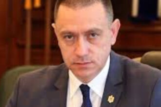 mihai fifor cere demisia lui mosteanu in fruntea apararii nu poti sta cu biografii ajustate si adevaruri cu manta 69285dfbd4cf8