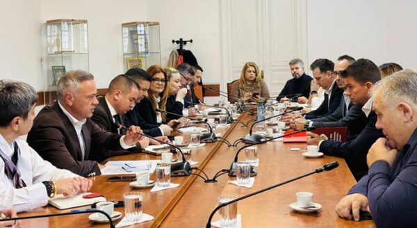 ministrul agriculturii in dialog cu marile retele comerciale pentru mai multe produse romanesti la raft 691ec78d0c26a