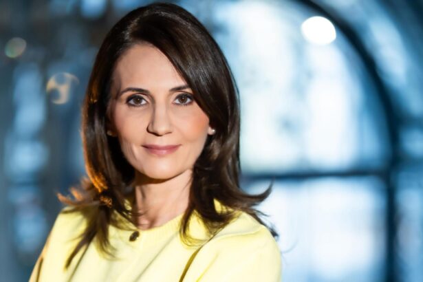 podcasturile realitatea ceva n plus anca alexandrescu despre lectia de viata mostenita de la tatal sau trebuie sa dam inapoi din sansa primita 69203e3e57fad