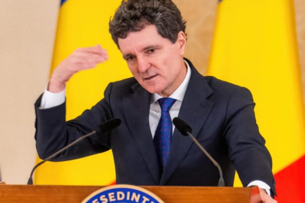 raspunsul halucinant al lui nicusor dan cand a fost intrebat daca saracia este o amenintare la siguranta nationala 6921dac73f037