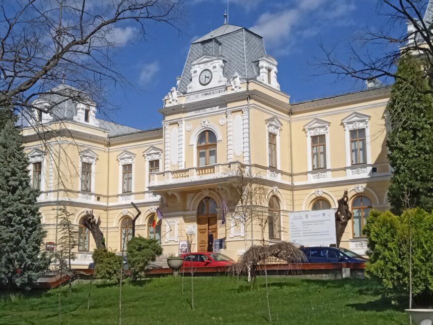 regal cultural la muzeul judetean olt lansare de carte si expozitie de arta plastica 6925969897563