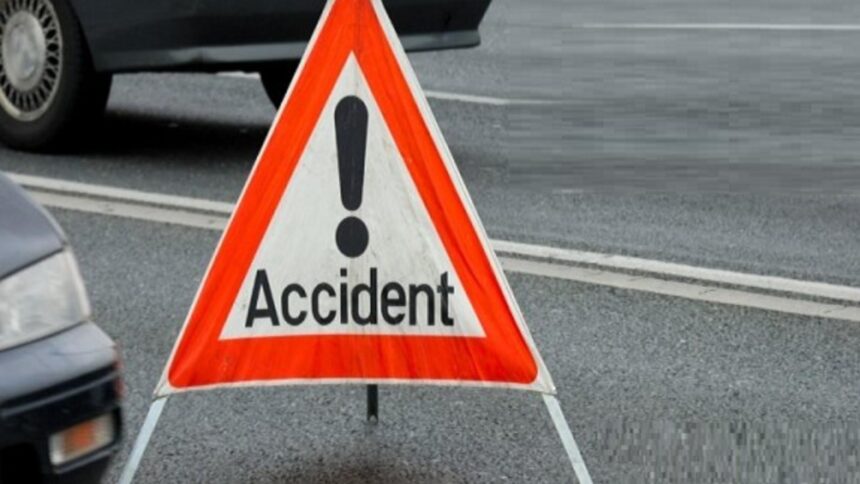 trafic blocat pe dn 25 galati tecuci o autocisterna care transporta 25 de tone de motorina s a ciocnit violent cu o masina 692a99c520dfe