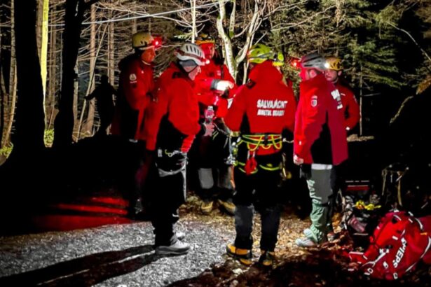 turist epuizat si hipotermic ratacit in muntii bucegi ampla operatiune de cautare a sa in apropierea lacului tiganesti fotovideo 69242b596545d