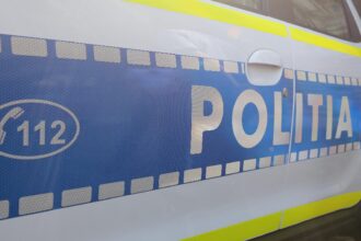 a incercat sa loveasca oamenii cu masina apoi a condus din nou desi avea permisul suspendat sofer certat cu legea prins de doua ori in trafic 6939642aa2905