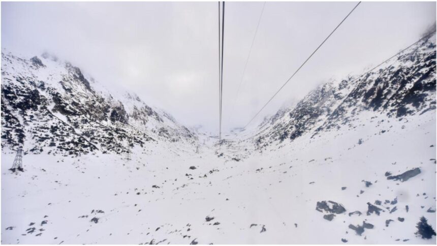 accesul la balea lac in muntii fagaras nu este inca posibil se lucreaza la repornirea transportului pe cablu 6952800ec7067