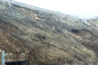 alunecari de teren pe drumul expres craiova pitesti de ce se surpa malurile la scurt timp dupa inaugurare 6936eee21eee5