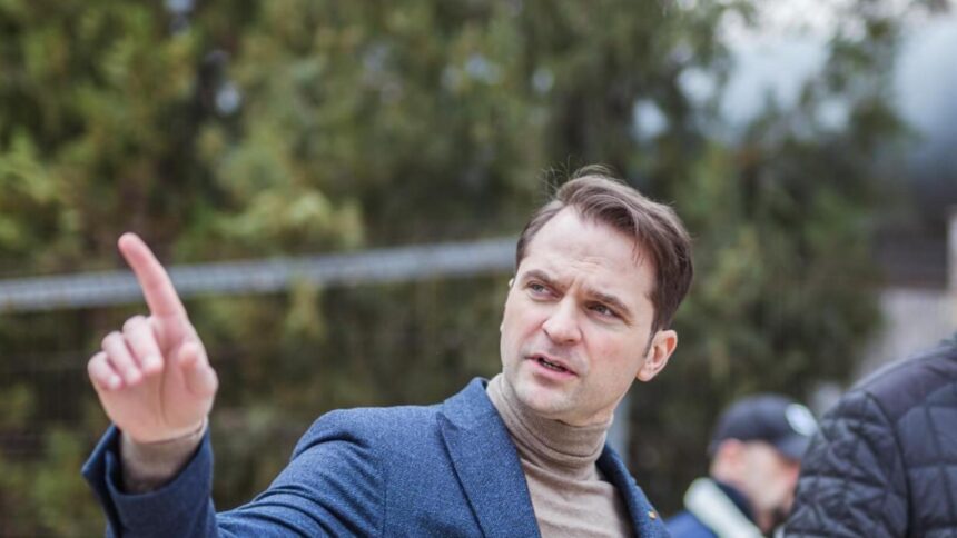 burduja atac dur la diana buzoianu romania tara mesterului manole asa nu se mai poate ne faultam singuri 6931361931952