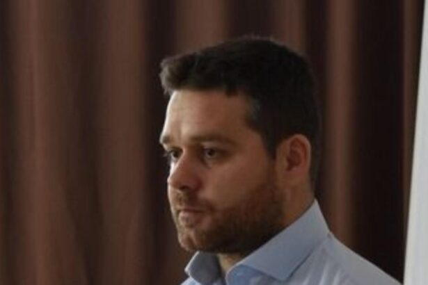 ciprian ciucu probleme la cv s a laudat ca a fost lector universitar cum s a scuzat dupa ce subiectul a ajuns in presa 6953ccaa57519