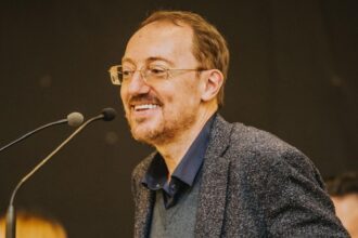 clement sava senator pace craciunul este despre a ne privi unii pe altii cu mai multa intelegere despre a intinde o mana celui aflat in nevoie 694c0cb9afa53