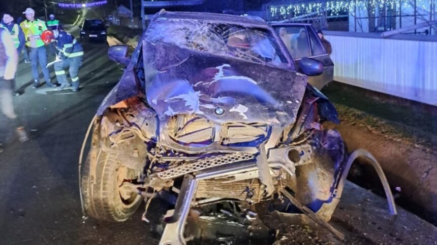 coliziune frontala in judetul vaslui cinci persoane ranite si transportate la spital 694cd058221e7