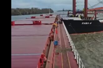 coliziune pe dunare doua nave s au ciocnit video 693c83603d137