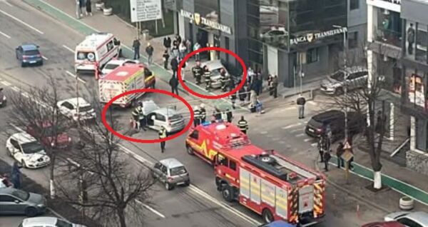 coliziune puternica intre doua autoturisme pe strada crisan din slatina produsa de un sofer de 79 de ani foto 694623d2c7429