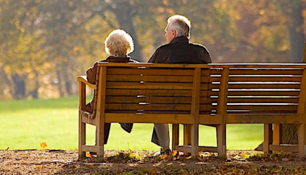 cosmarul pensiilor inghetate se prelungeste in 2026 cati seniori nu vor primi niciun leu in plus si ce se va intampla cu ajutorul de 800 de lei 692d2fb590349