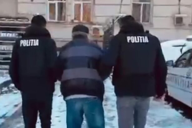 crima de craciun barbat de 68 de ani retinut dupa ce si a ucis sotia in bataie a chemat o asistenta sa o ingrijeasca dar era deja moarta 694ecf405cc79