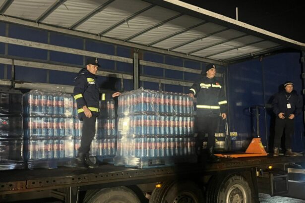 criza de apa potabila din prahova 50 000 de sticle de apa livrate sinistratilor din zonele afectate 692cb7316bcc2 1
