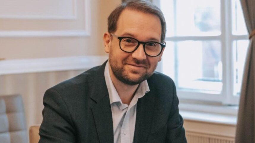 culmea cetateniei fritz rezistul neamt se da roman cu mancarea maghiarilor video 6953f925edb65