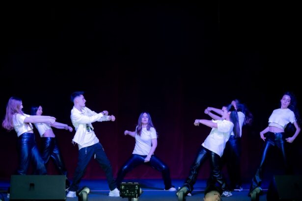 daruieste de craciun lectie de solidaritate la draganesti olt elevii si profesorii mobilizare exemplara pentru familiile nevoiase 6943a695bc679