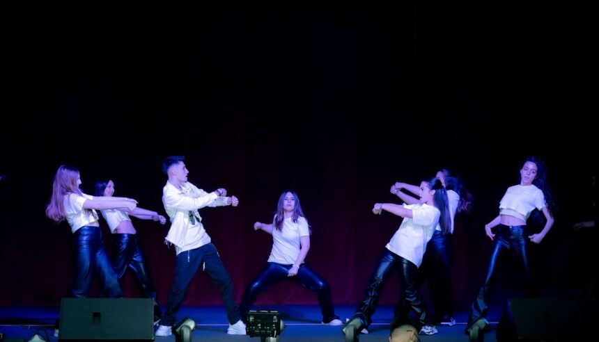 daruieste de craciun lectie de solidaritate la draganesti olt elevii si profesorii mobilizare exemplara pentru familiile nevoiase 6943a695bc679