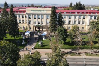 desi este profesor de etica si integritate academica a fost arestat preventiv pentru viol asupra unei studente 69427eed99890