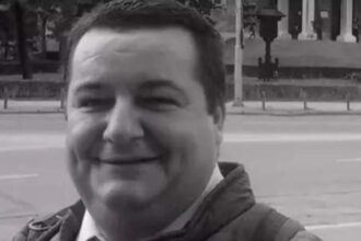 doliu in medicina un medic de 48 de ani a murit in timp ce consulta un pacient s a prabusit chiar in fata lui 69399320401a4