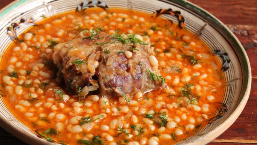 fasole cu ciolan reteta speciala pentru ziua nationala ingredientul secret care ii da un gust deosebit 692d450b67d23