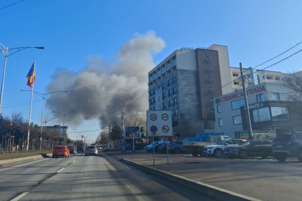 incendiu la intrarea in bucuresti pe a1 un depozit cuprins de flacari 16 masini de pompieri intervin la fata locului a fost emis mesaj ro alert 6951136442ac8 1