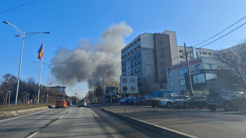 incendiu la intrarea in bucuresti pe a1 un depozit cuprins de flacari 16 masini de pompieri intervin la fata locului a fost emis mesaj ro alert 6951136442ac8 1