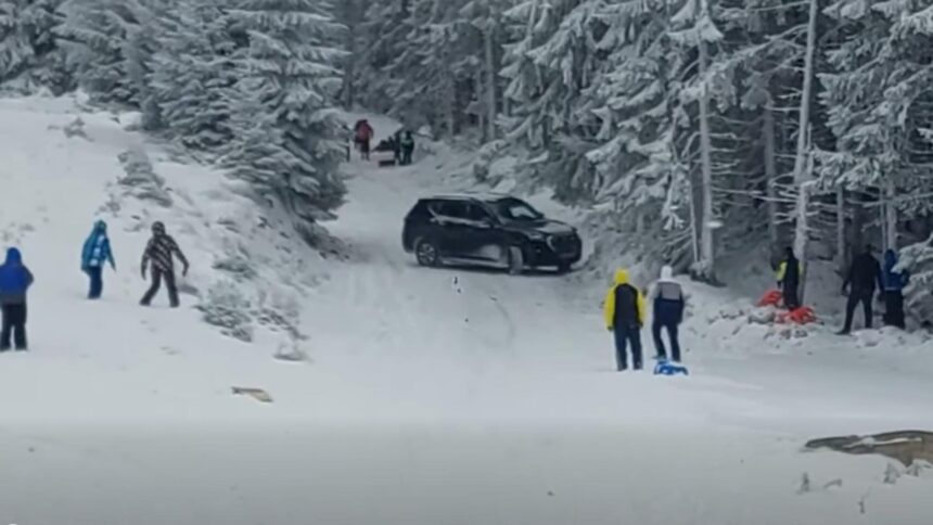 inconstienta la volan un turist a intrat cu masina direct pe partia de sanii din parang video 695552e454633