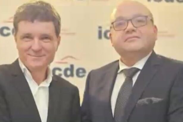 inregistrarea care demasca planul sistemului cu nicusor dan dovada ca era in piesa anularii alegerilor video 6937b19ee6e11
