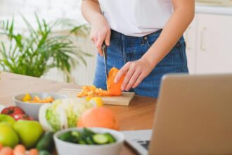 legume si fructe care contin o cantitate mare de vitamina c sunt recomandate in sezonul rece deoarece intaresc imunitatea 693015e72ce11