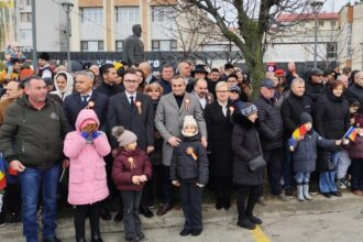 marius oprescu de 1 decembrie o zi pe care ar trebui s o sarbatorim cu solemnitate dar de vreo doi ani vine un prost si strica de fiecare data sarbatoarea 692d6074de3f7
