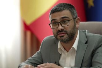 ministrul muncii recunoaste nu se poate trai cu salariul minim cum incurajeaza taxele lui bolojan munca la negru 693931985fe8d