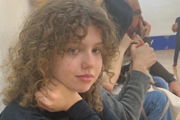 minora disparuta in bucuresti anastasia are 13 ani si este de negasit 693ba1895d56e