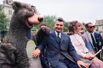 nicolae ceausescu imagini nedifuzate de la disneyland cum s a distrat fostul dictator cu familia la celebrul parc din sua 694ec00a64b42