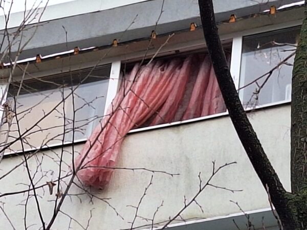 o femeie de 59 de ani s a aruncat de la etaj politistii fac cercetari in cadrul unui dosar penal 694006c07e50e